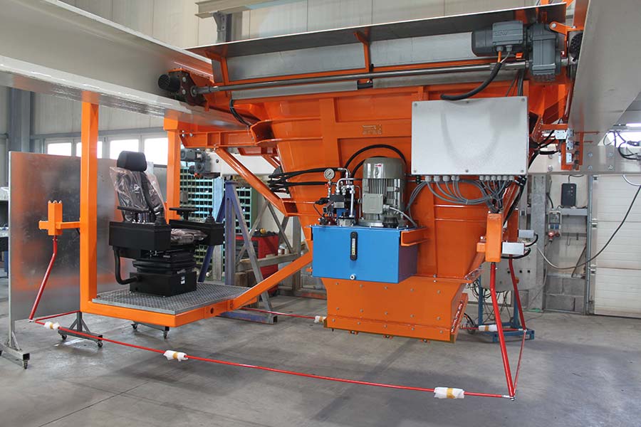 Mitfahrender Steuerungssitz für Betonverteiler