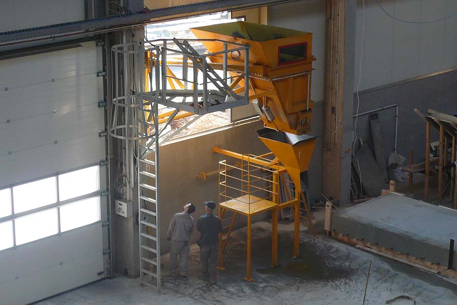 Automatisches Hallentor für Schwenksilo